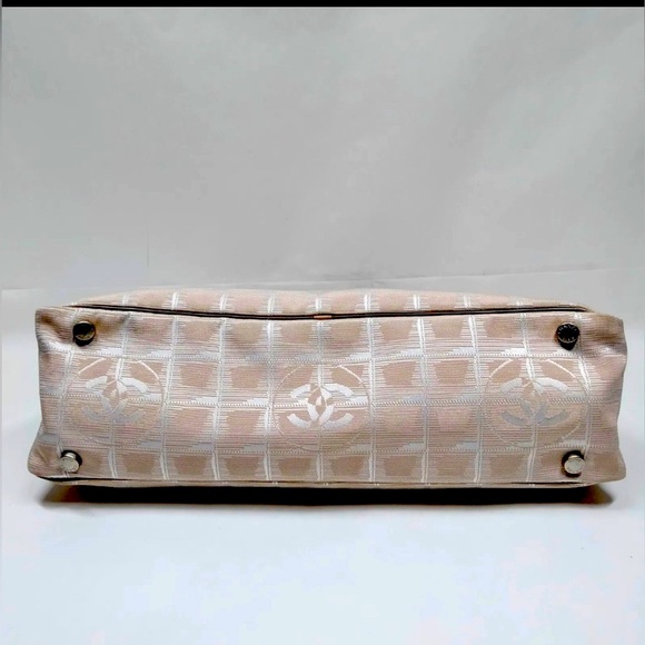 CHANEL Handbag New Travel Line Beige with free CHANEL gift!! - Picture 4 of 8